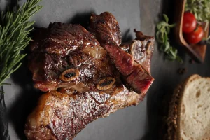 Asado tira natural o ahumado con madera de cedro
